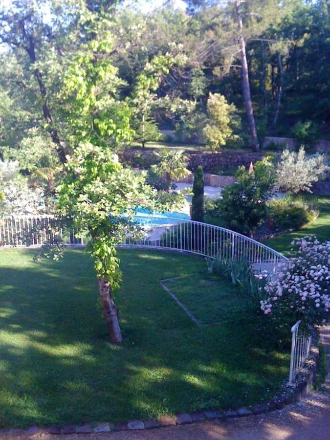Villa Spacieuse Avec Piscine A Saint Maximin Eksteriør billede